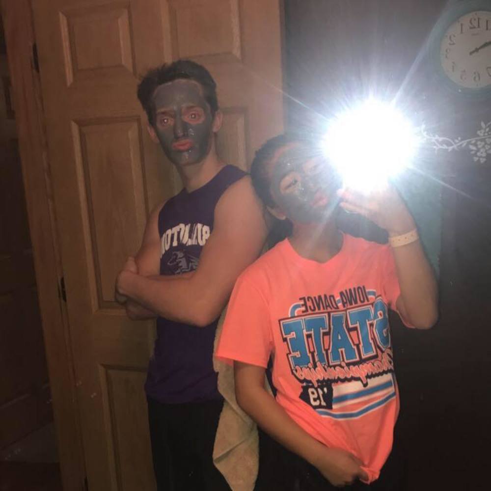 Meet your Posher, Ellise